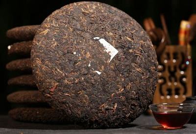 熟普洱茶的風(fēng)味密碼 從醇厚甘滑到生熟之別與茶具選擇